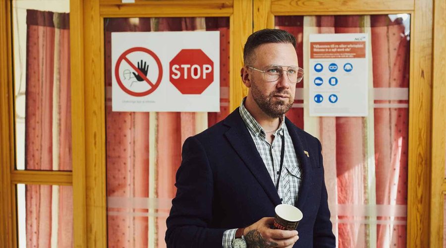 Doctoral student Carl-Mikael Teglund outside building S in Västerås. He says doctoral students have tried to communicate to their employer their wish to have access to their own room where doctoral students can sit together.